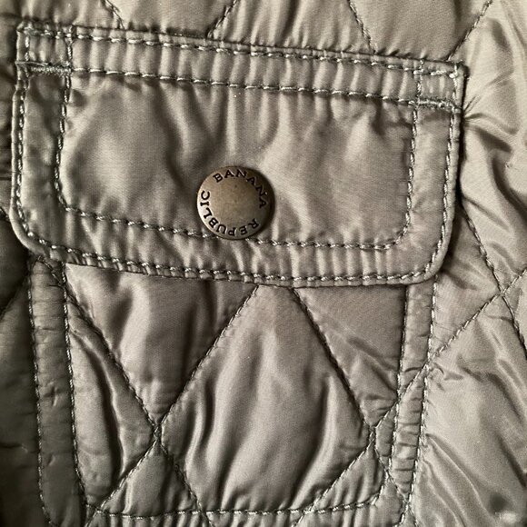 Banana Republic Quilted Vest, Olive Green, Size M - Picture 4 of 10